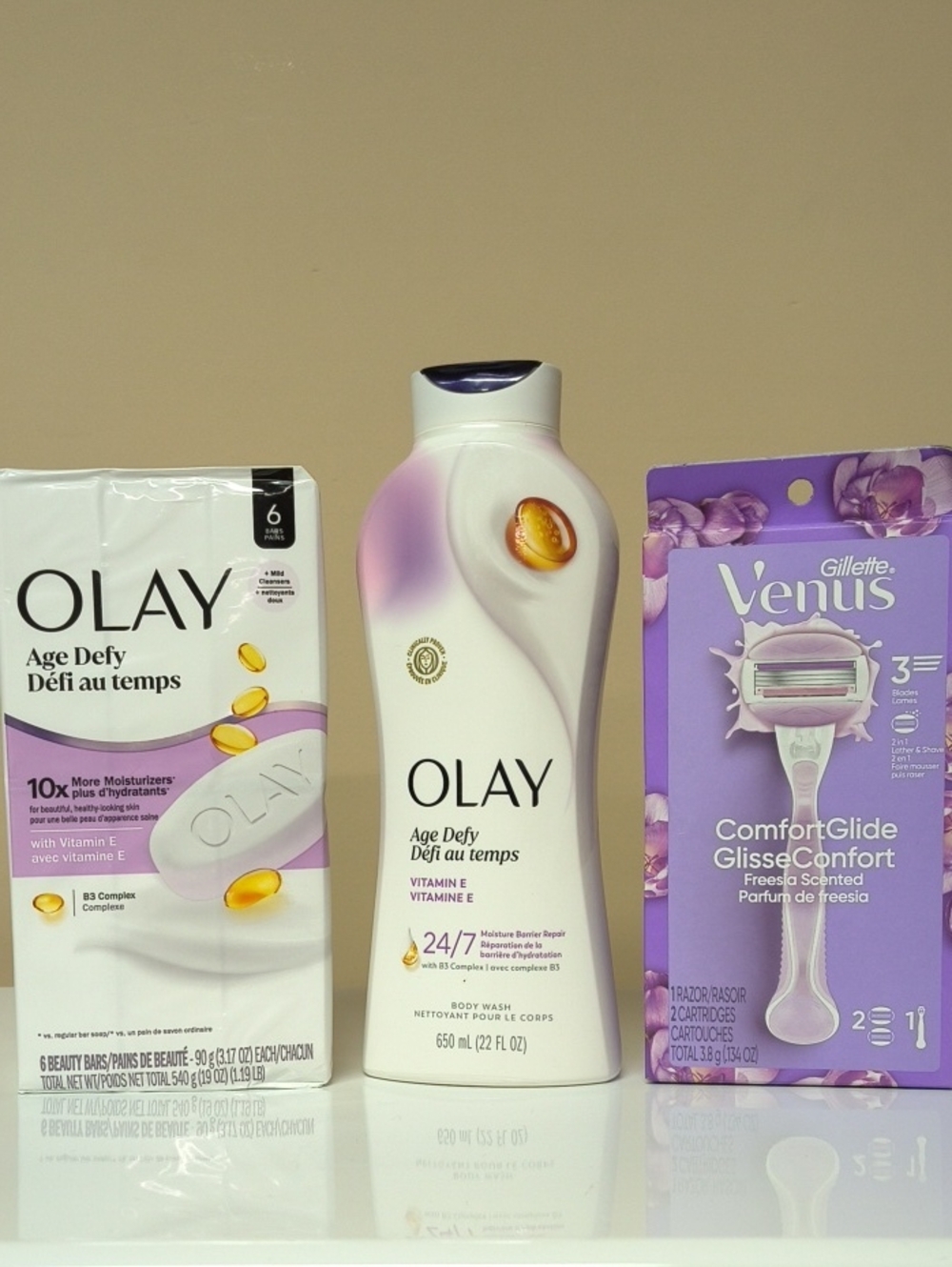 OLAY Age Defy Body Wash — White/Purple